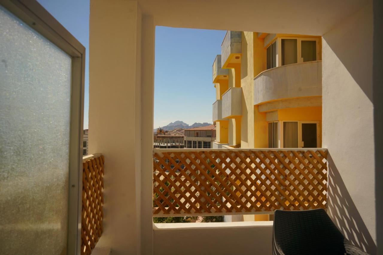 Petra Main Gate Studios Wadi Musa Exterior foto